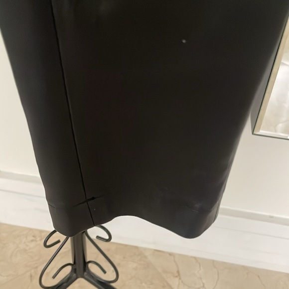 LAMARQUE BLACK LEATHER LEGGINGS - Picture 5 of 6